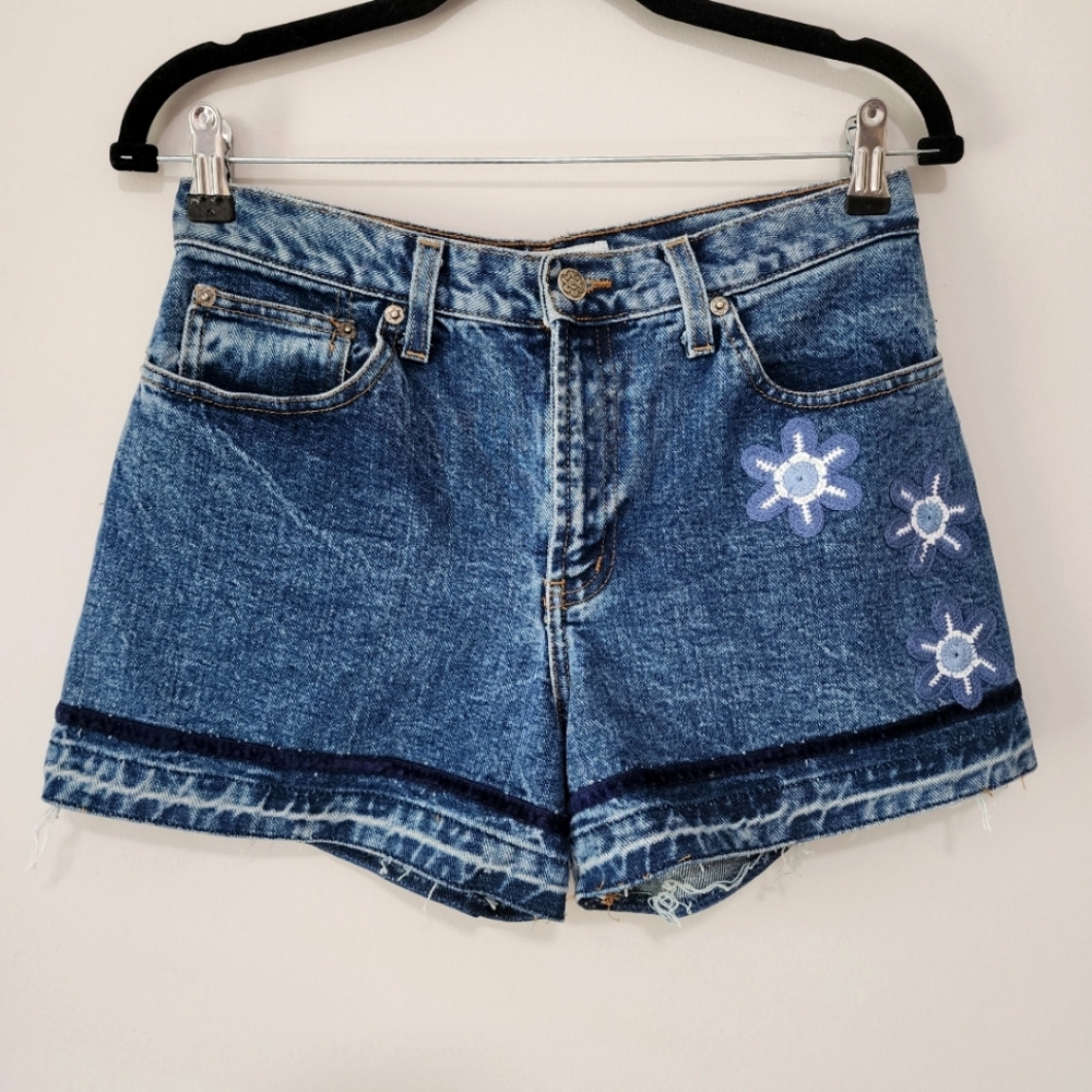 Vintage Y2K Arizona Jeans Floral Embroidered Cut Off Denim Shorts Size 27
